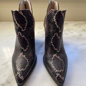 Vince Camuto Gigietta Bootie, Size 10